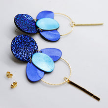 Charger l'image dans la galerie, Boucles d'oreilles en cuir •ELISE• bleues