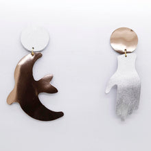 Charger l'image dans la galerie, Boucles d'oreilles en cuir •GIGI• argentées/bronzes