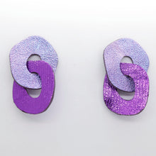 Charger l'image dans la galerie, Boucles d'oreilles en cuir •DAGDA• violettes