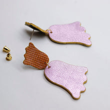 Charger l'image dans la galerie, Boucles d'oreilles en cuir •PETULA• roses