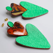 Charger l'image dans la galerie, Boucles d'oreilles en cuir •BELLÄ• vertes