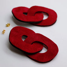 Charger l'image dans la galerie, Boucles d'oreilles en cuir •DAGDA• framboises