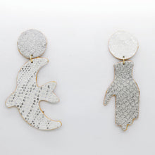Charger l'image dans la galerie, Boucles d'oreilles en cuir •GIGI• argentées