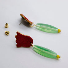 Charger l'image dans la galerie, Boucles d'oreilles en cuir •GERALDINE• vertes