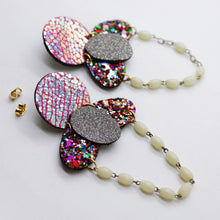 Charger l'image dans la galerie, Boucles d'oreilles en cuir •ELISE• à paillettes