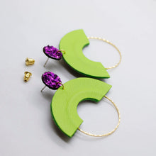 Charger l'image dans la galerie, Boucles d'oreilles en cuir •GRACIEUSES• vertes