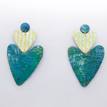 Charger l'image dans la galerie, Boucles d'oreilles en cuir •BELLÄ• à motifs