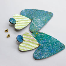 Charger l'image dans la galerie, Boucles d'oreilles en cuir •BELLÄ• à motifs