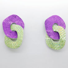 Charger l'image dans la galerie, Boucles d'oreilles en cuir •DAGDA• violettes