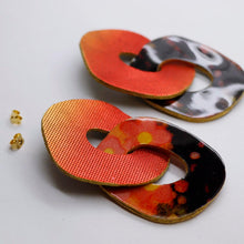 Charger l'image dans la galerie, Boucles d'oreilles en cuir •DAGDA• orangées