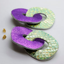 Charger l'image dans la galerie, Boucles d'oreilles en cuir •DAGDA• violettes