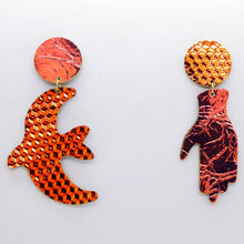 Charger l'image dans la galerie, Boucles d'oreilles en cuir •GIGI• holographiques