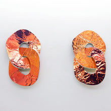 Charger l'image dans la galerie, Boucles d'oreilles en cuir •DAGDA• holographiques