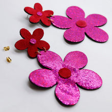 Charger l'image dans la galerie, Boucles d'oreilles en cuir •FLORBA• fuchsia