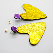 Charger l'image dans la galerie, Boucles d'oreilles en cuir •AMÕR• dorées
