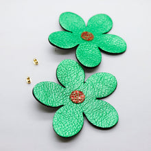 Charger l'image dans la galerie, Boucles d'oreilles en cuir •RITA• vertes