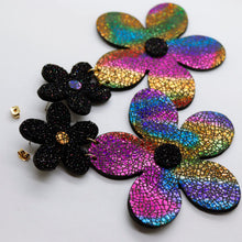 Charger l'image dans la galerie, Boucles d'oreilles en cuir •FLORBA• arc-en-ciel