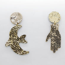 Charger l'image dans la galerie, Boucles d'oreilles en cuir •GIGI• à écailles