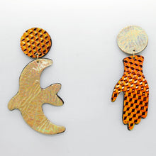 Charger l'image dans la galerie, Boucles d'oreilles en cuir •GIGI• holographiques