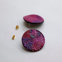 Charger l'image dans la galerie, Boucles d'oreilles en cuir •MINI-SUNI• à écailles