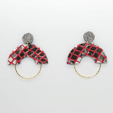 Charger l'image dans la galerie, Boucles d'oreilles •GRACIEUSES• quadrillées