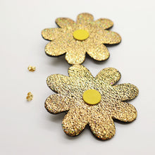 Charger l&#39;image dans la galerie, Boucles d&#39;oreilles •DOUA• irisées