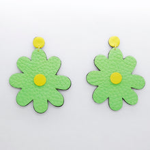 Charger l&#39;image dans la galerie, Boucles d&#39;oreilles •SAINTA• vertes