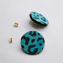 Charger l&#39;image dans la galerie, Boucles d&#39;oreilles •MINI-SUNI• tachetées