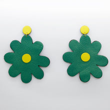 Charger l&#39;image dans la galerie, Boucles d&#39;oreilles •SAINTA• vertes