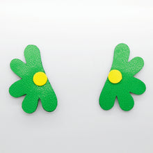 Charger l&#39;image dans la galerie, Boucles d&#39;oreilles •AUBA• vertes